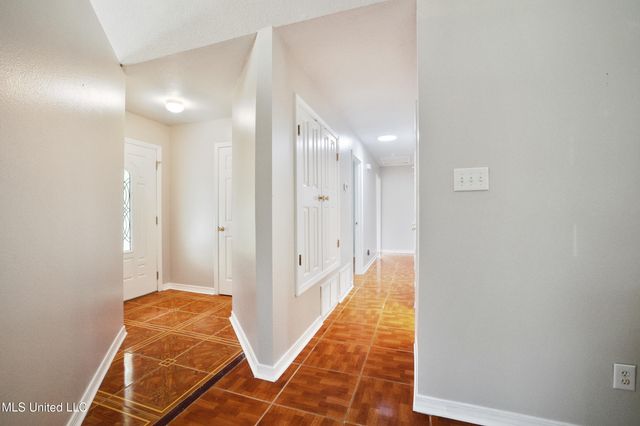 7025 Red Bud Lane, Ocean Springs, MS 39564