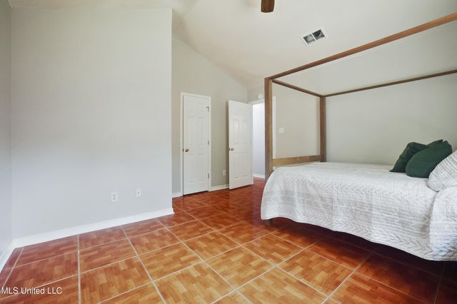 7025 Red Bud Lane, Ocean Springs, MS 39564