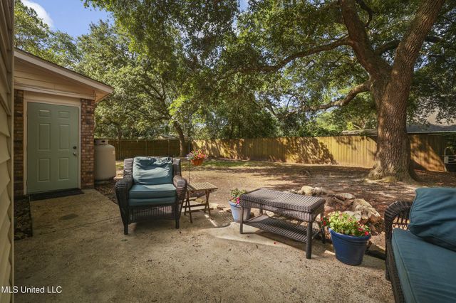 7025 Red Bud Lane, Ocean Springs, MS 39564