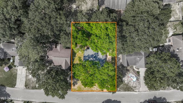 7025 Red Bud Lane, Ocean Springs, MS 39564