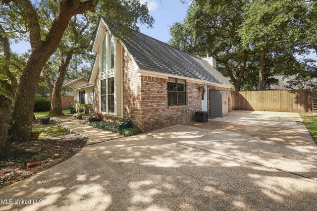 7025 Red Bud Lane, Ocean Springs, MS 39564