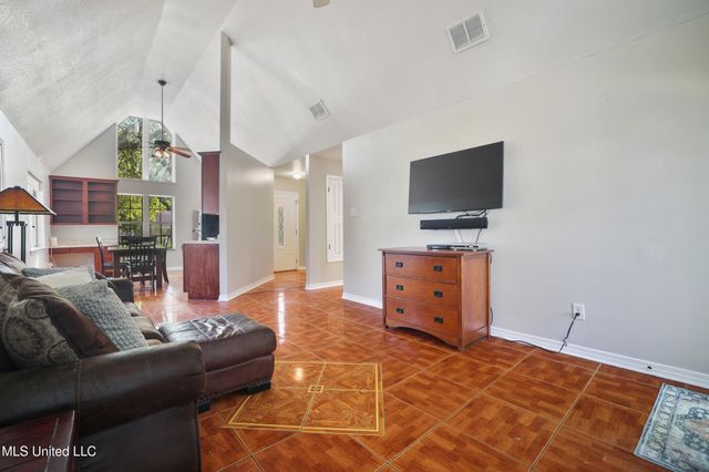 7025 Red Bud Lane, Ocean Springs, MS 39564