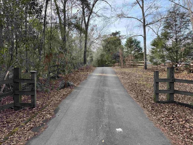 Jomaureen Way, Tallahassee, FL 32309