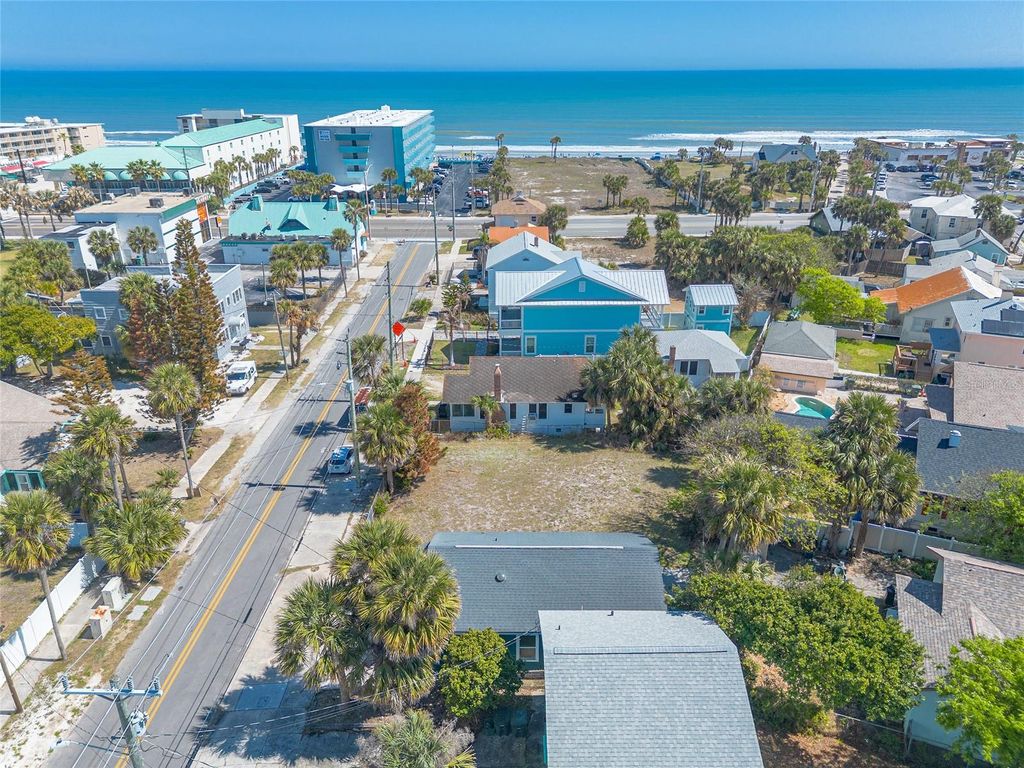 Image 24 of property listing at 708 DAVIS STREET, Daytona Beach, FL 32118