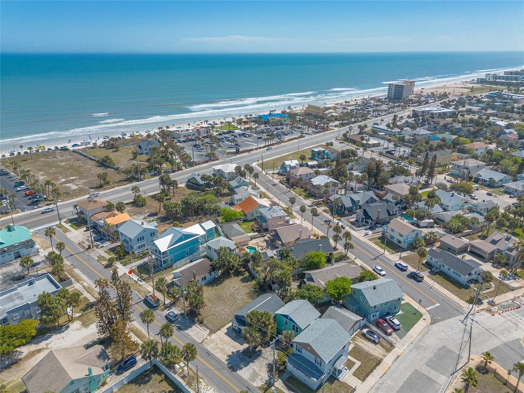 Image 31 of property listing at 708 DAVIS STREET, Daytona Beach, FL 32118