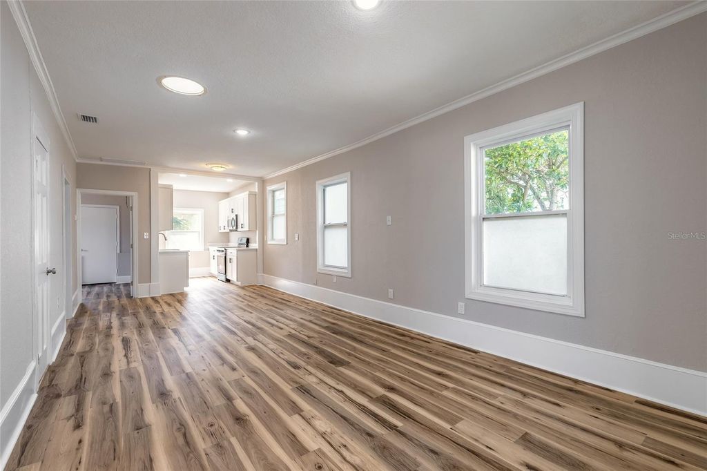 Image 7 of property listing at 708 DAVIS STREET, Daytona Beach, FL 32118