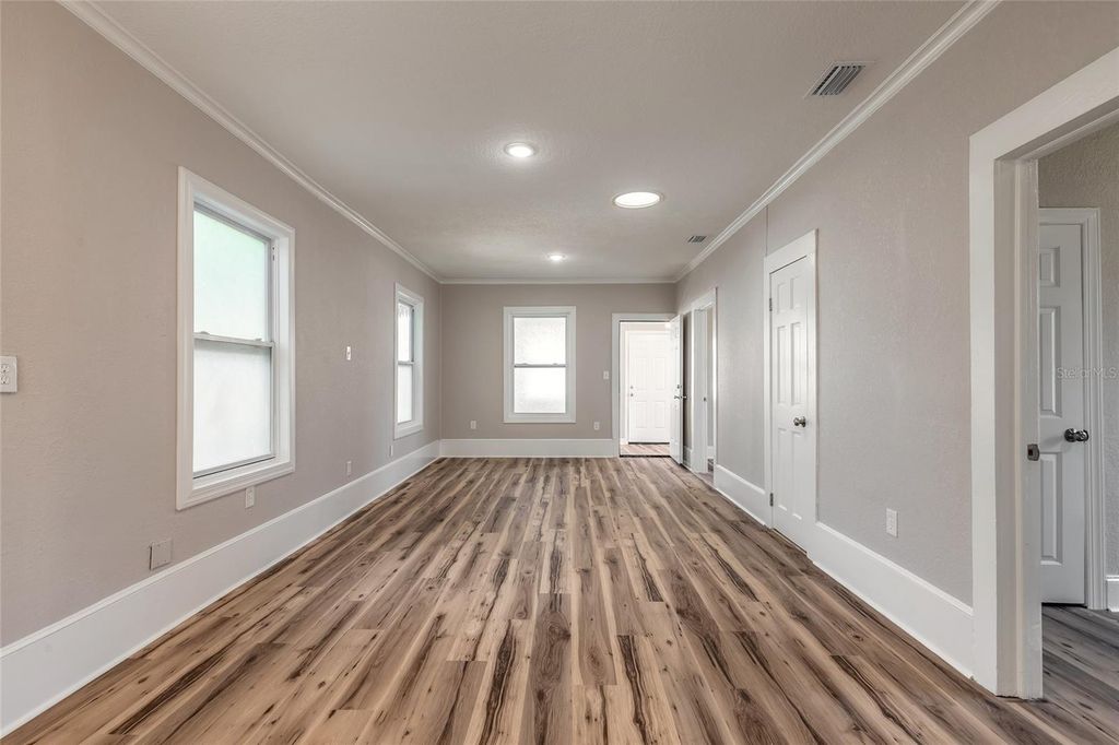 Image 9 of property listing at 708 DAVIS STREET, Daytona Beach, FL 32118