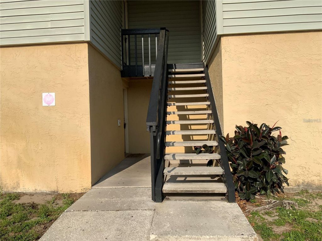235 RED MAPLE PLACE 235, Brandon, FL 33510