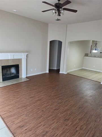 1743 Summerwood Lane, Cedar Hill, TX 75104