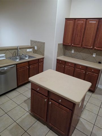 1743 Summerwood Lane, Cedar Hill, TX 75104