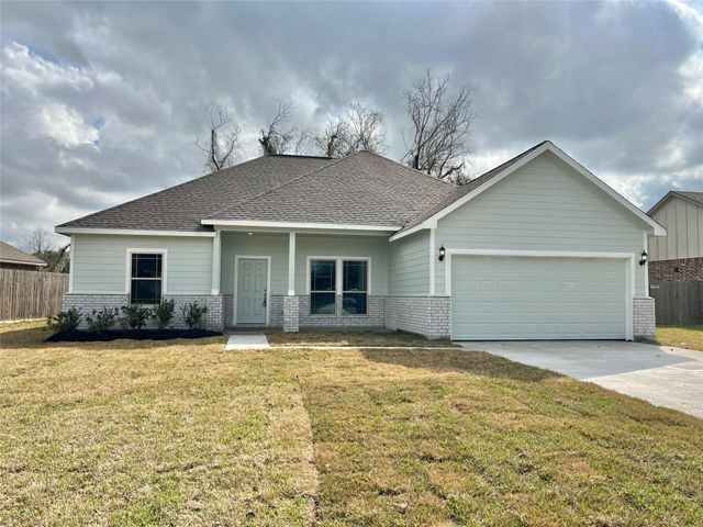 209 Crestview Drive, West Columbia, TX 77486