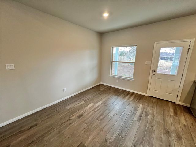 209 Crestview Drive, West Columbia, TX 77486