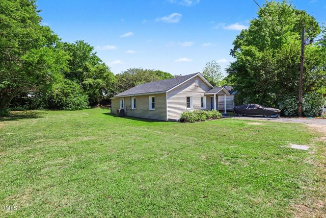 518 E Townsend Street, Dunn, NC 28334