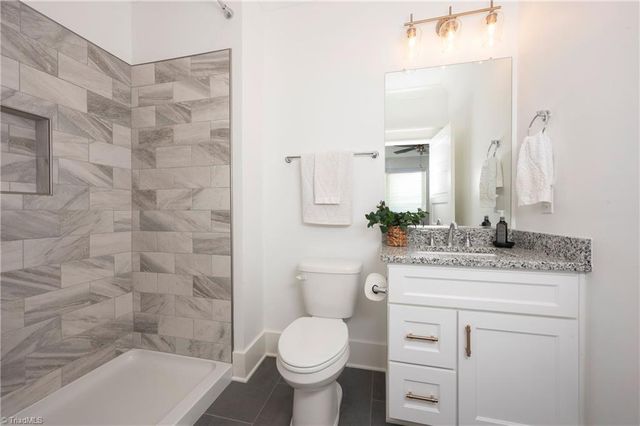 319 Pipers Ridge West W, Winston-salem, NC 27127