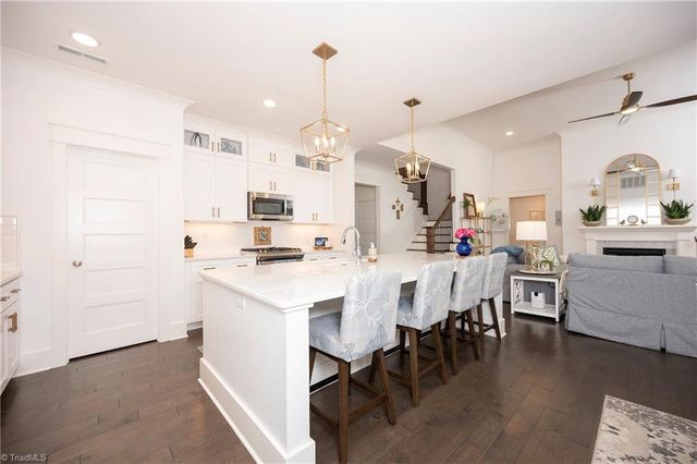 319 Pipers Ridge West W, Winston-salem, NC 27127