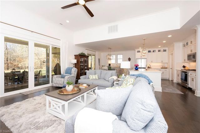 319 Pipers Ridge West W, Winston-salem, NC 27127