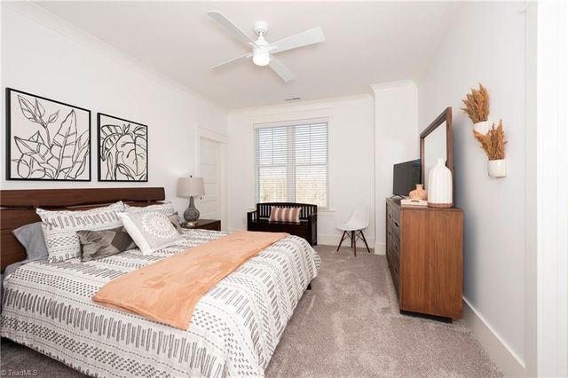 319 Pipers Ridge West W, Winston-salem, NC 27127