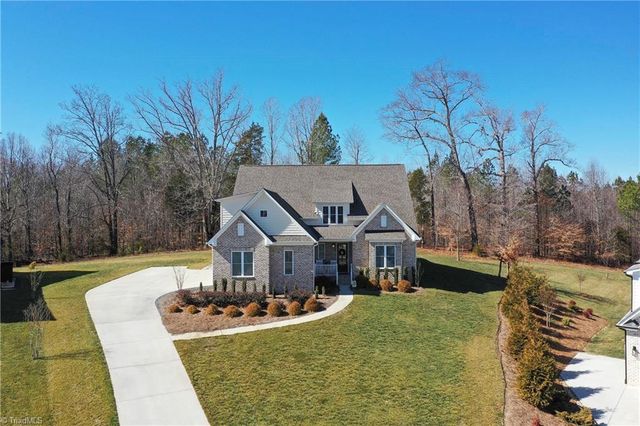 319 Pipers Ridge West W, Winston-salem, NC 27127