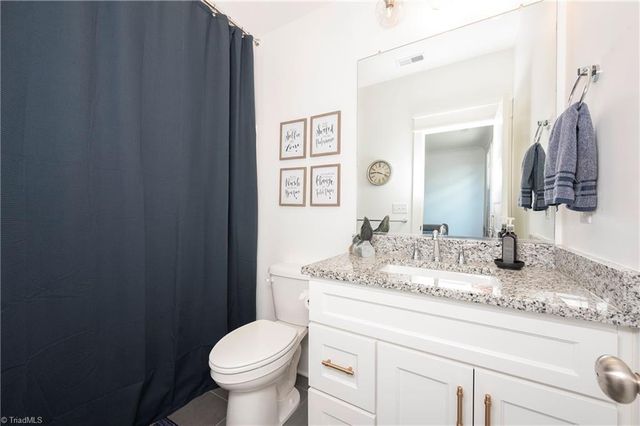 319 Pipers Ridge West W, Winston-salem, NC 27127