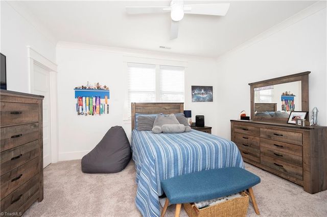 319 Pipers Ridge West W, Winston-salem, NC 27127