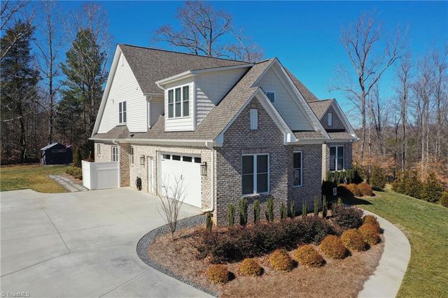 319 Pipers Ridge West W, Winston-salem, NC 27127