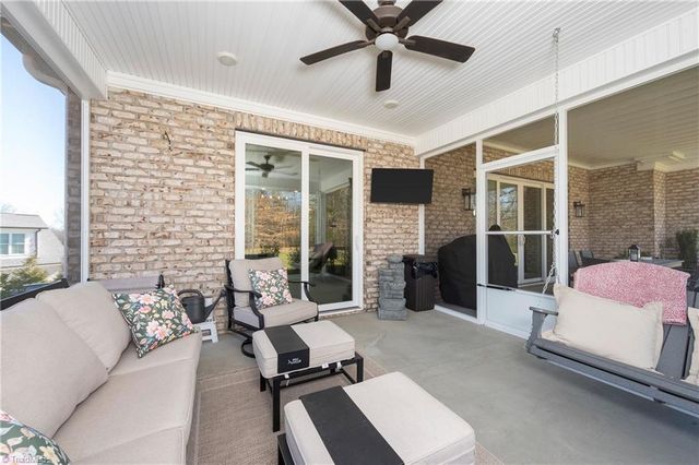 319 Pipers Ridge West W, Winston-salem, NC 27127