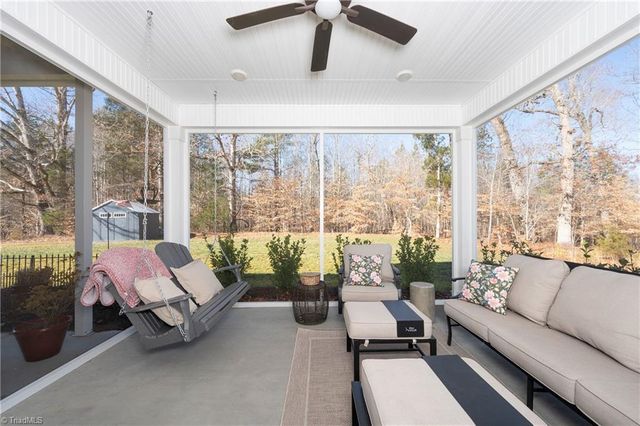 319 Pipers Ridge West W, Winston-salem, NC 27127