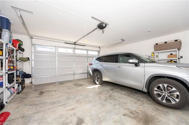 319 Pipers Ridge West W, Winston-salem, NC 27127