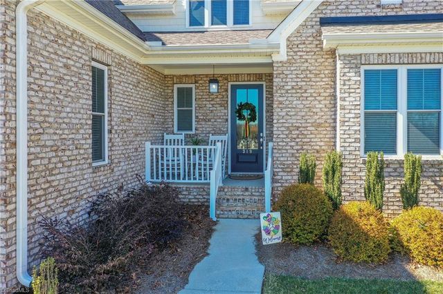 319 Pipers Ridge West W, Winston-salem, NC 27127