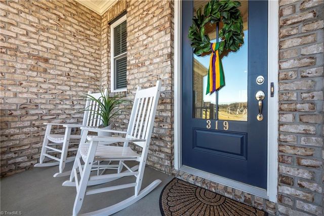 319 Pipers Ridge West W, Winston-salem, NC 27127