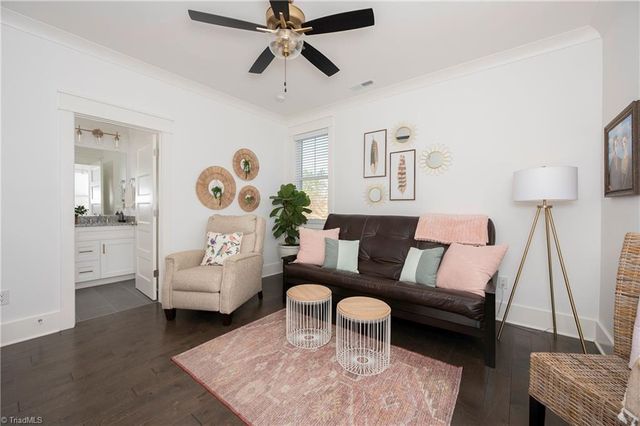 319 Pipers Ridge West W, Winston-salem, NC 27127