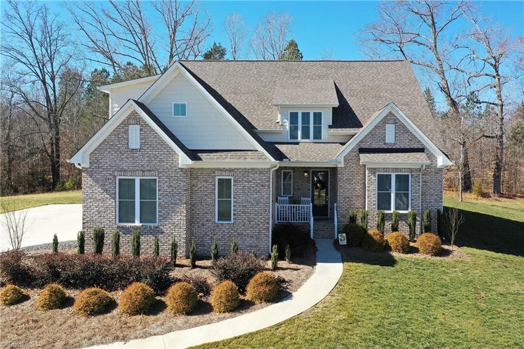 319 Pipers Ridge West W, Winston-salem, NC 27127