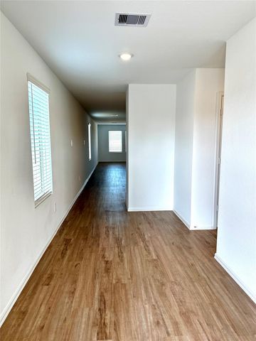 325 Birch Blossom Path, Magnolia, TX 77354