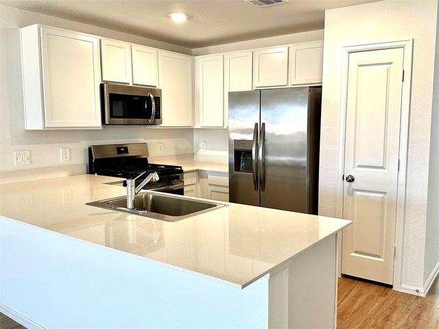 325 Birch Blossom Path, Magnolia, TX 77354