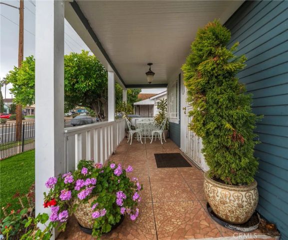 1219 W 98th, Los Angeles, CA 90044