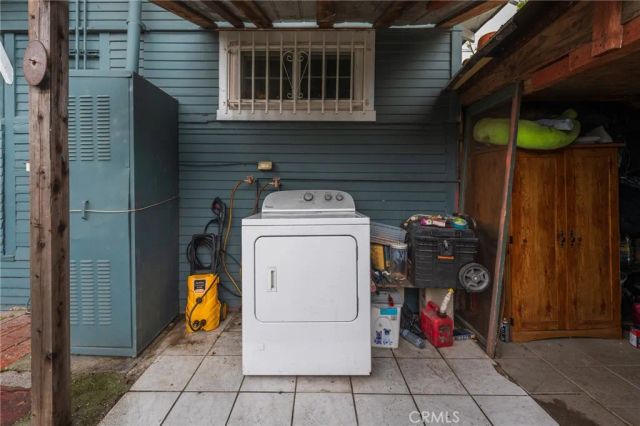 1219 W 98th, Los Angeles, CA 90044