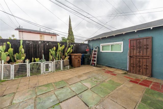 1219 W 98th, Los Angeles, CA 90044