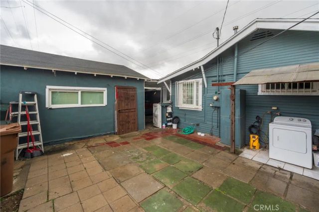 1219 W 98th, Los Angeles, CA 90044