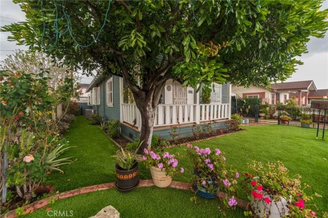 1219 W 98th, Los Angeles, CA 90044