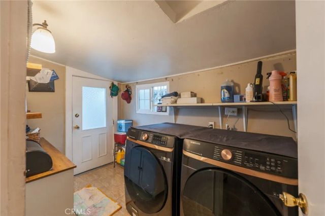 1219 W 98th, Los Angeles, CA 90044