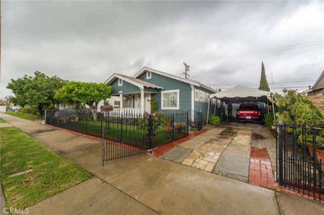 1219 W 98th, Los Angeles, CA 90044