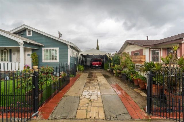 1219 W 98th, Los Angeles, CA 90044