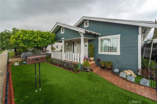 1219 W 98th, Los Angeles, CA 90044