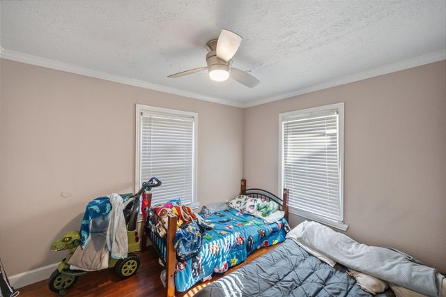 429 19th Avenue N, Texas City, TX 77590