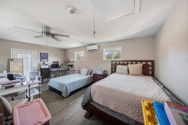 429 19th Avenue N, Texas City, TX 77590