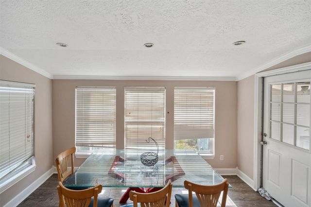 429 19th Avenue N, Texas City, TX 77590