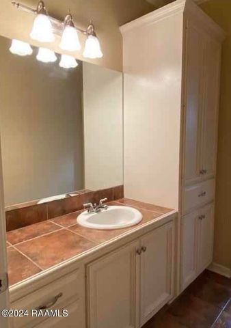 147 Oakbend Drive, Lafayette, LA 70506