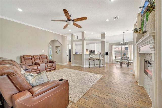 306 Sunset Ridge Drive, League City, TX 77573