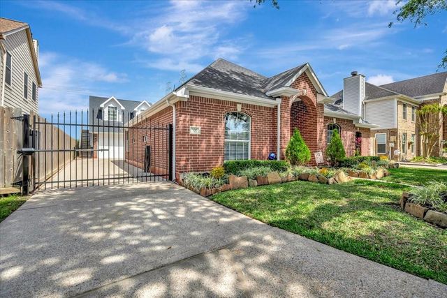 306 Sunset Ridge Drive, League City, TX 77573