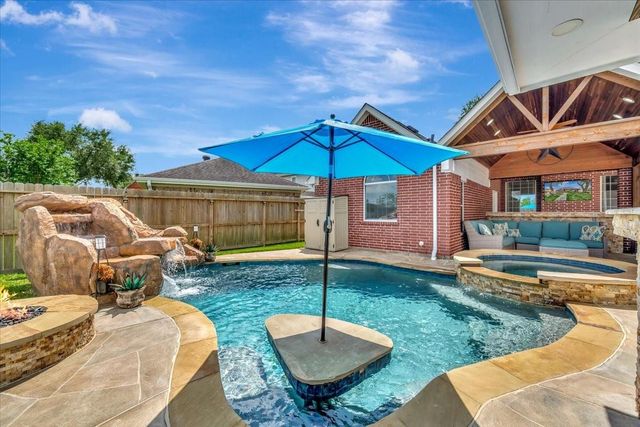 306 Sunset Ridge Drive, League City, TX 77573